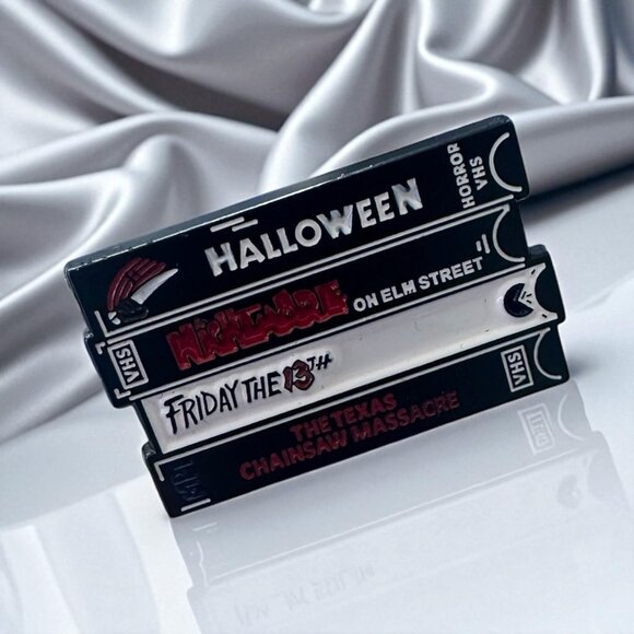 HALLOWEEN Horror Movies Lapel Backpack Enamel Pin NEW - Picture 1 of 4